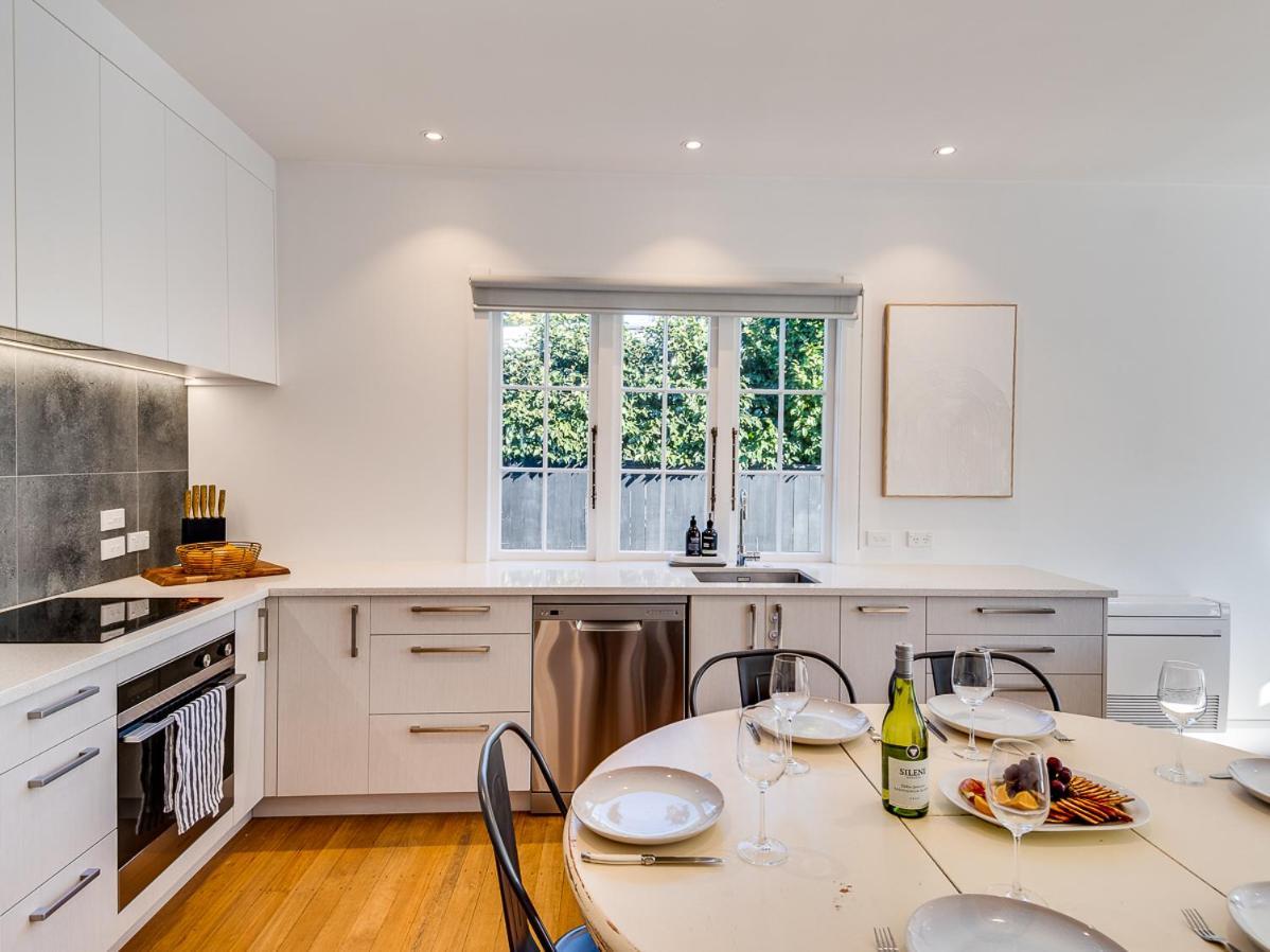 Gem On Gillean - Havelock North Holiday Home ภายนอก รูปภาพ