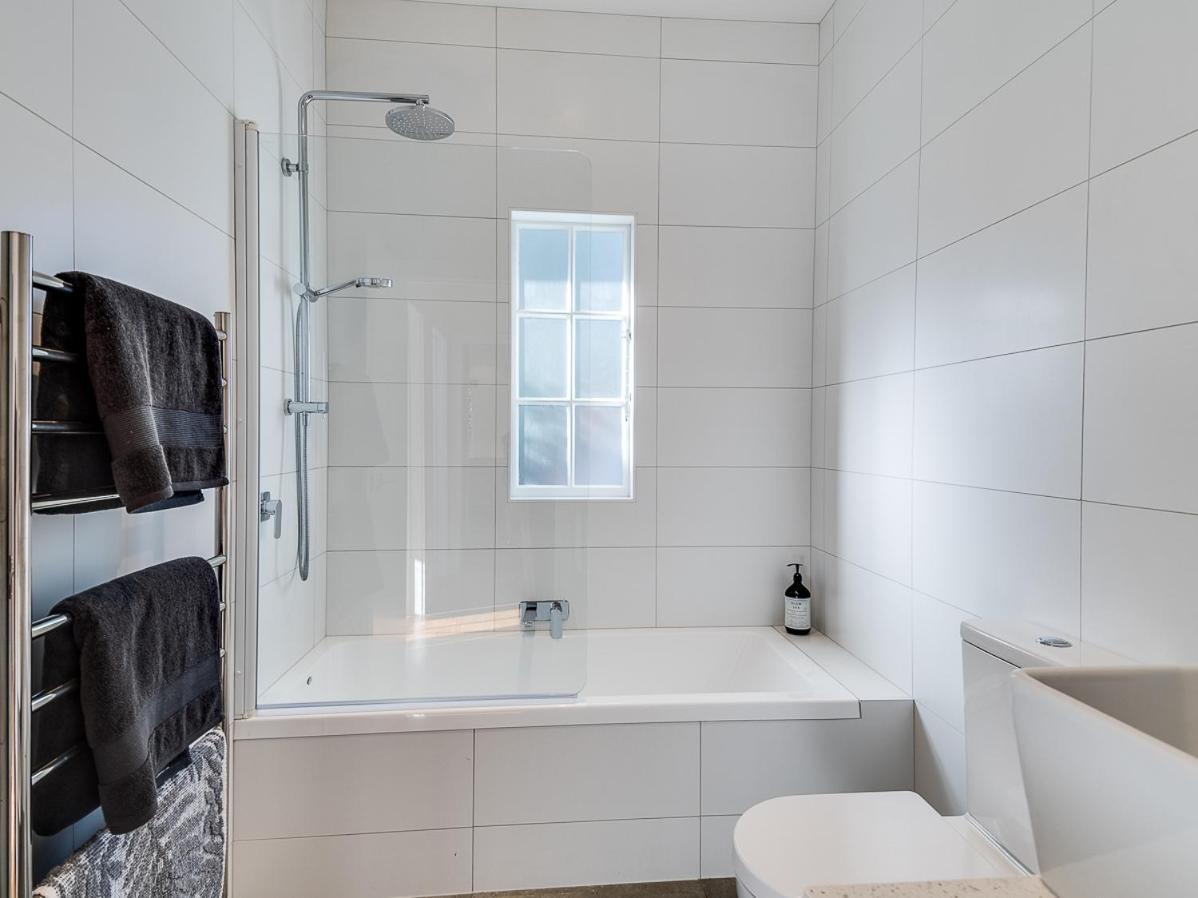 Gem On Gillean - Havelock North Holiday Home ภายนอก รูปภาพ